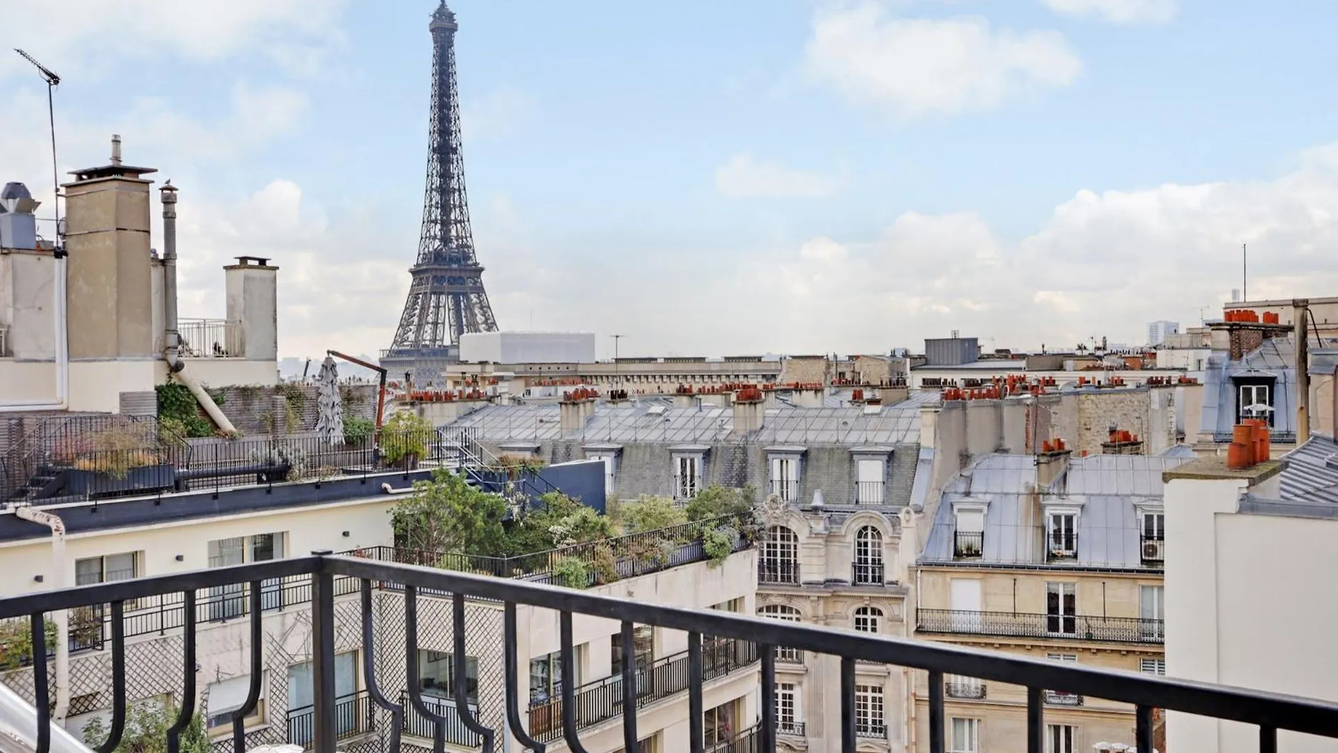 Apartment Eiffel Tower View - Time Right Paris