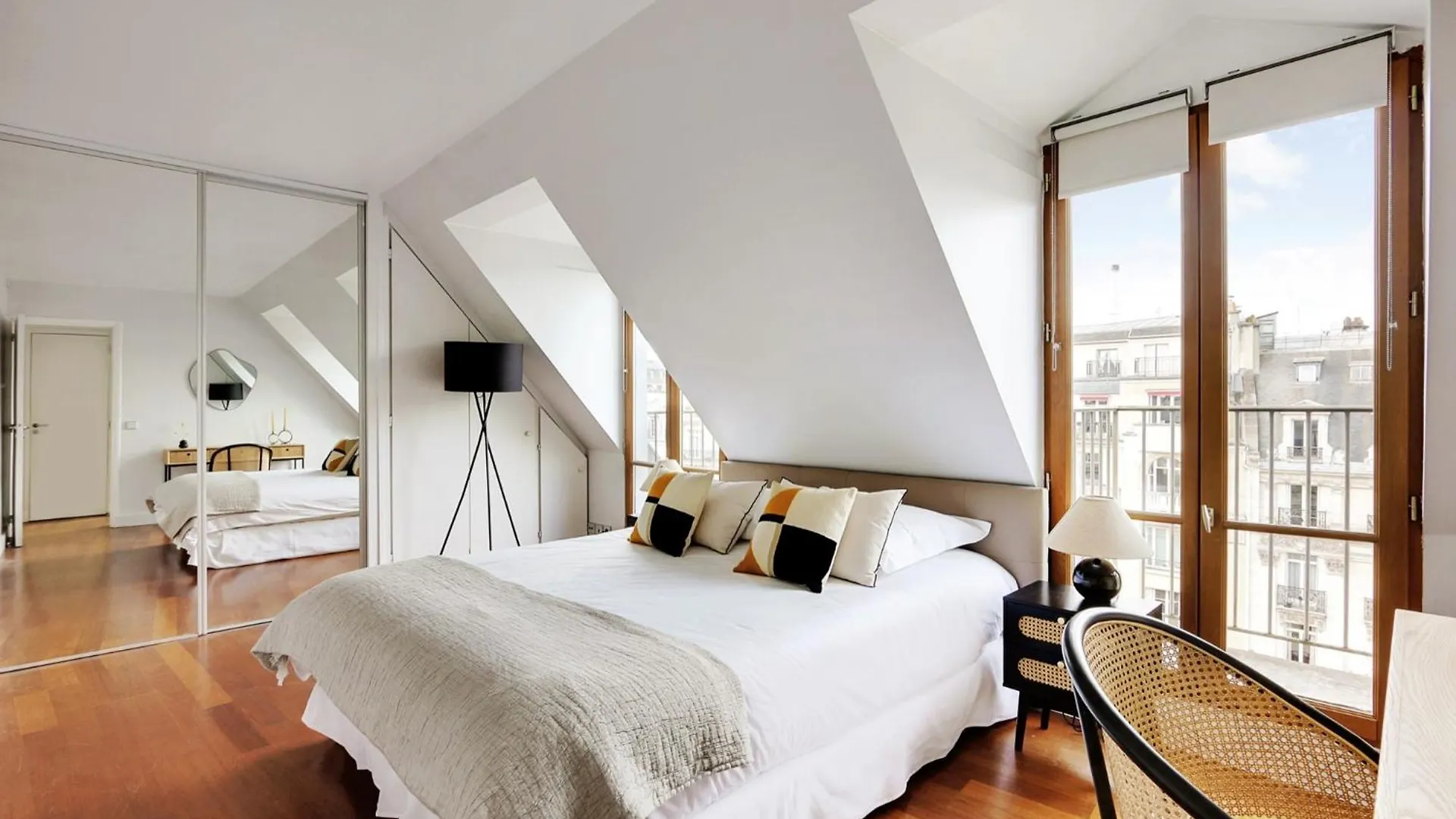 Apartment Eiffel Tower View - Time Right *