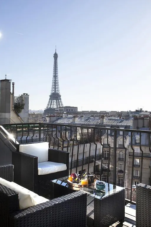 Eiffel Tower View * Paříž